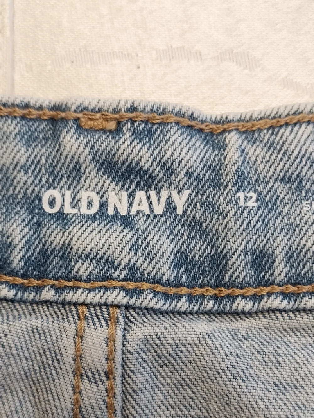 Old Navy NWT High-Rise Secret Slim Denim Skirt Women's Size 12 Light Denim Wash